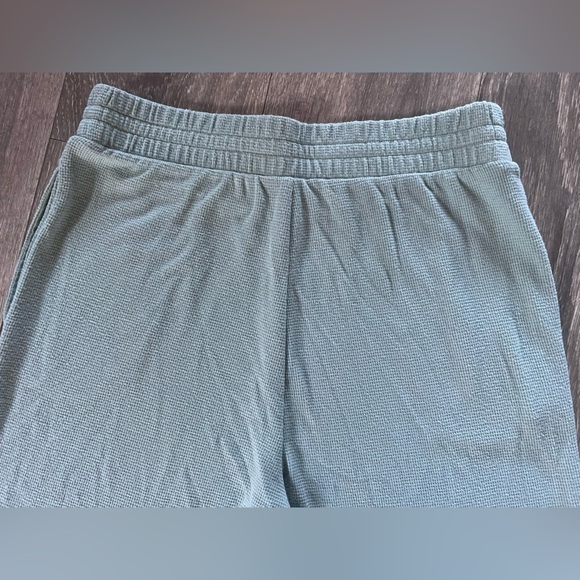 Victoria’s Secret Glow Waffle Henley Jogger Pants and Henley top Mint Green SZ M - Picture 15 of 16